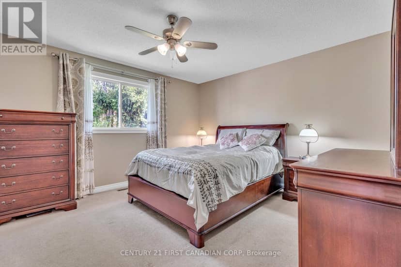 1761 Devos Drive — photo 16 of 31