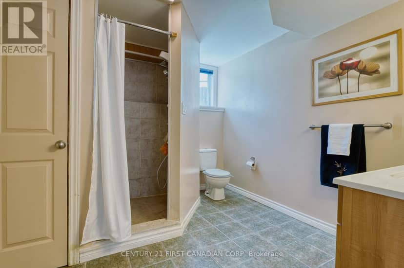 1761 Devos Drive — photo 25 of 31