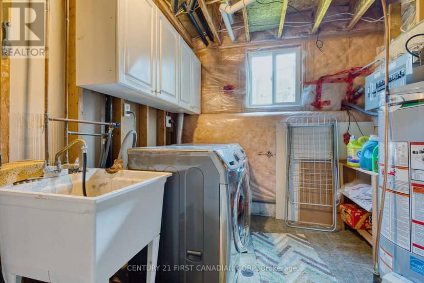 1761 Devos Drive — photo 27 of 31