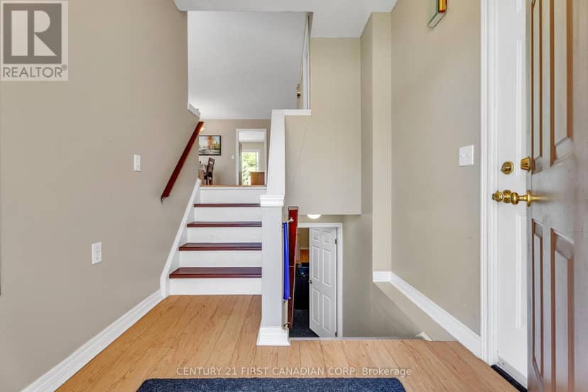 1761 Devos Drive — photo 8 of 31
