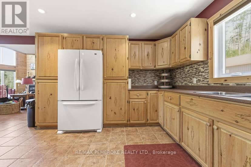 208 Red Fox Trail — photo 12 of 40