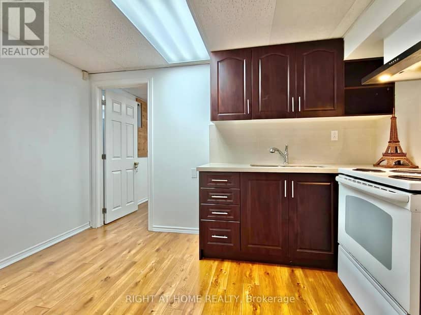 182 McNicoll Avenue — photo 24 of 40