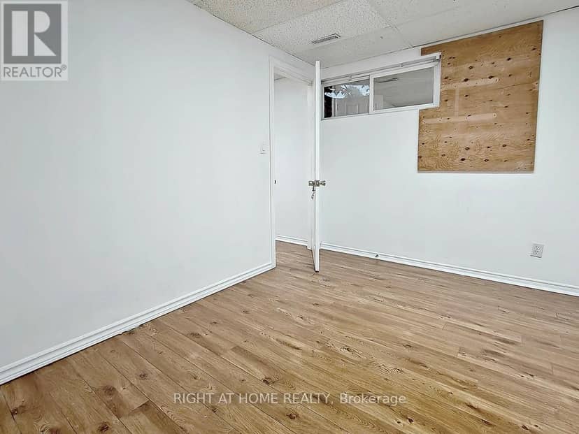 182 McNicoll Avenue — photo 31 of 40