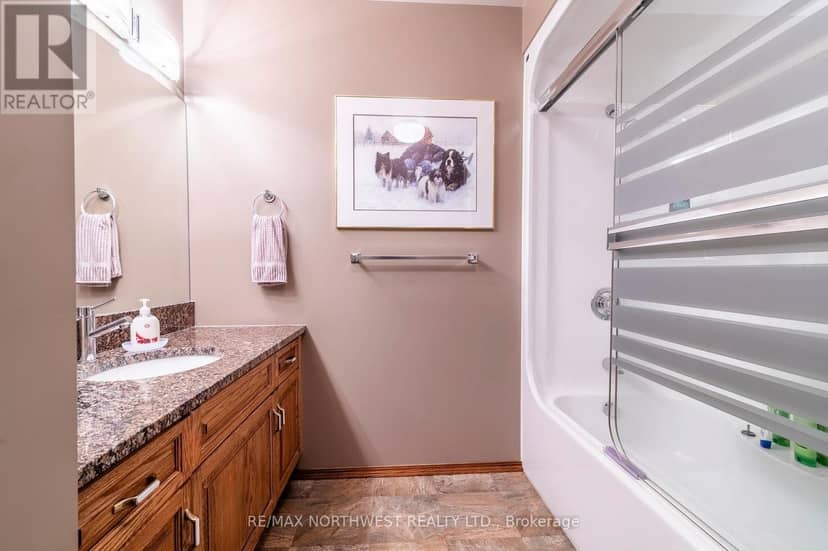 110 Lakeside Crescent — photo 33 of 40