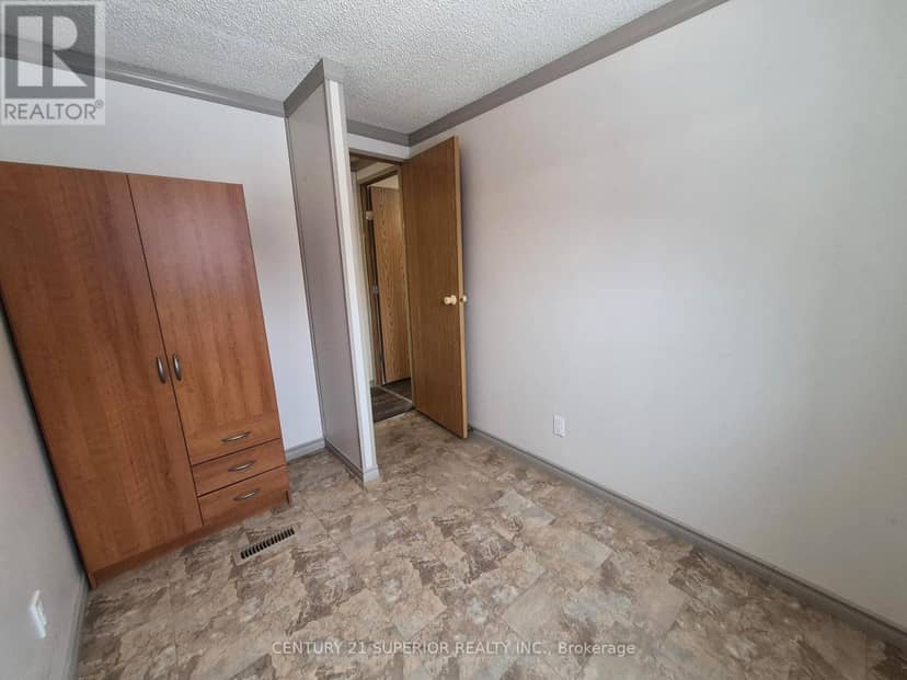 66 Jackson Crescent — photo 31 of 40