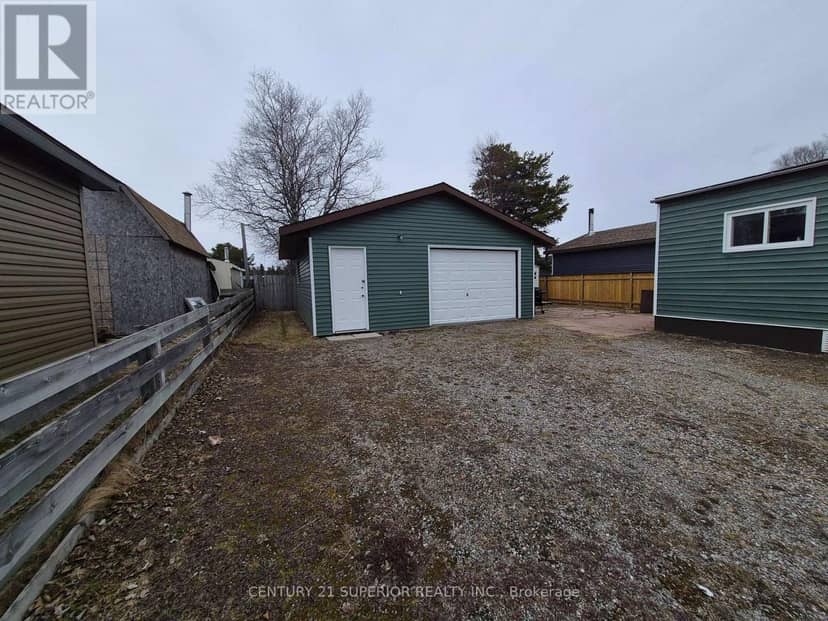 66 Jackson Crescent, Marathon, photo 2