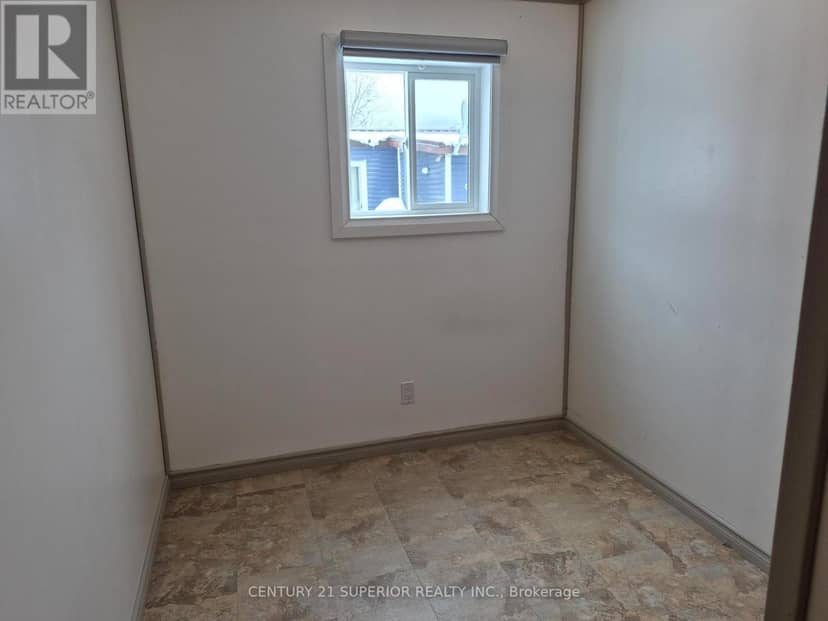 66 Jackson Crescent — photo 33 of 40