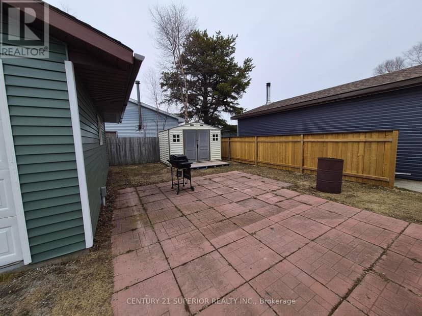 66 Jackson Crescent, Marathon, photo 3