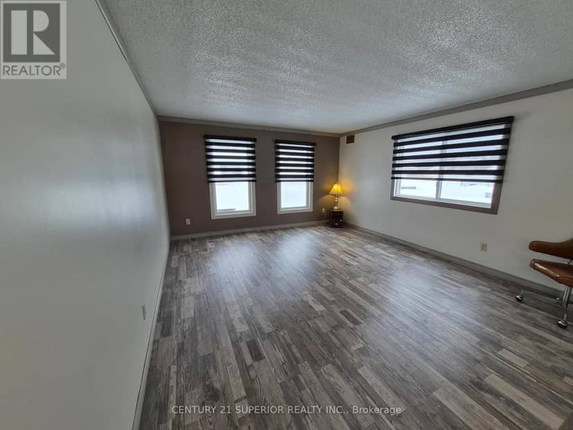 66 Jackson Crescent, Marathon, photo 6