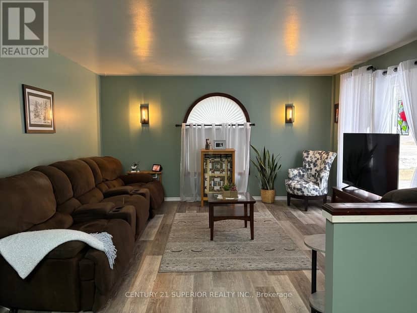 54 Redwing Ave, Manitouwadge, photo 5
