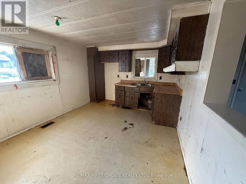 228 Davies Street — photo 2 of 9