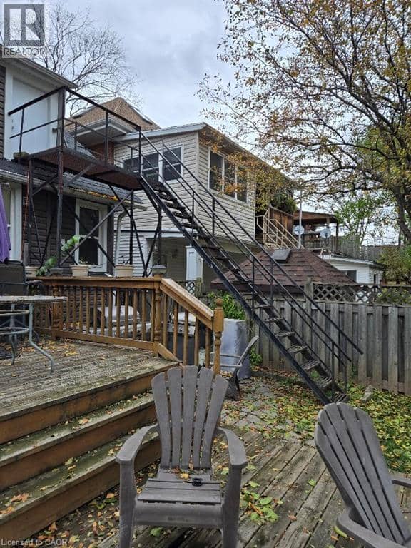 17 FAIRLEIGH Avenue S — photo 4 of 5