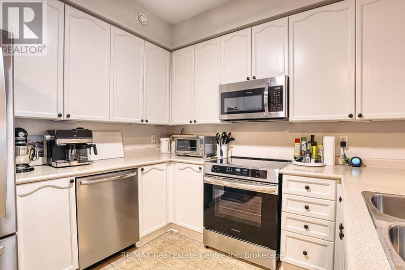 102 - 760 Woodhill Drive — photo 7 of 32