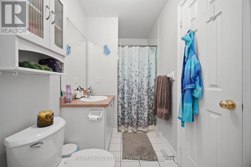 65 Coolspring Crescent — photo 19 of 32