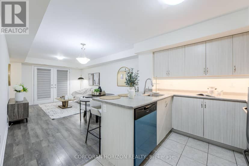70 - 2315 Sheppard Avenue W — photo 14 of 28