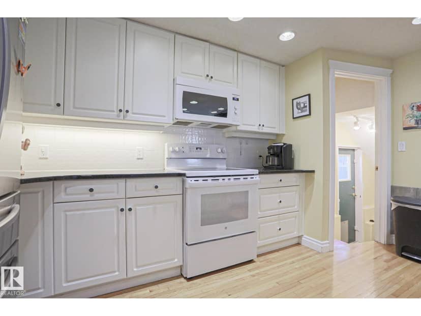 10814 125 ST NW NW — photo 20 of 40