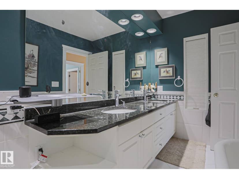 10814 125 ST NW NW — photo 38 of 40