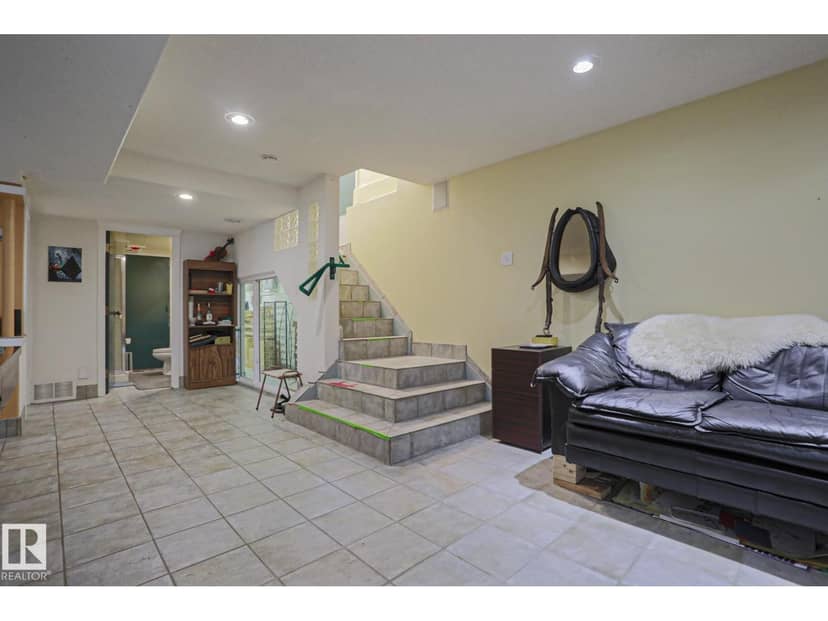 10814 125 ST NW NW — photo 39 of 40