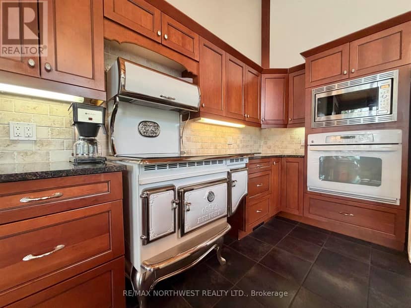 447 Hopkins Bay Road — photo 14 of 40