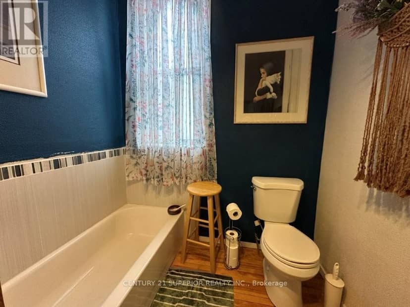 19 White Boulevard — photo 24 of 40