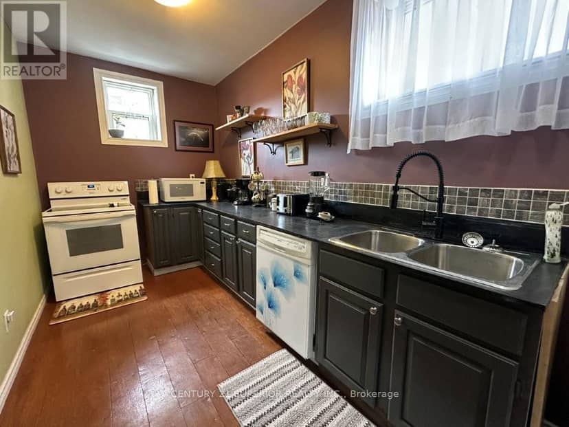 19 White Boulevard — photo 31 of 40