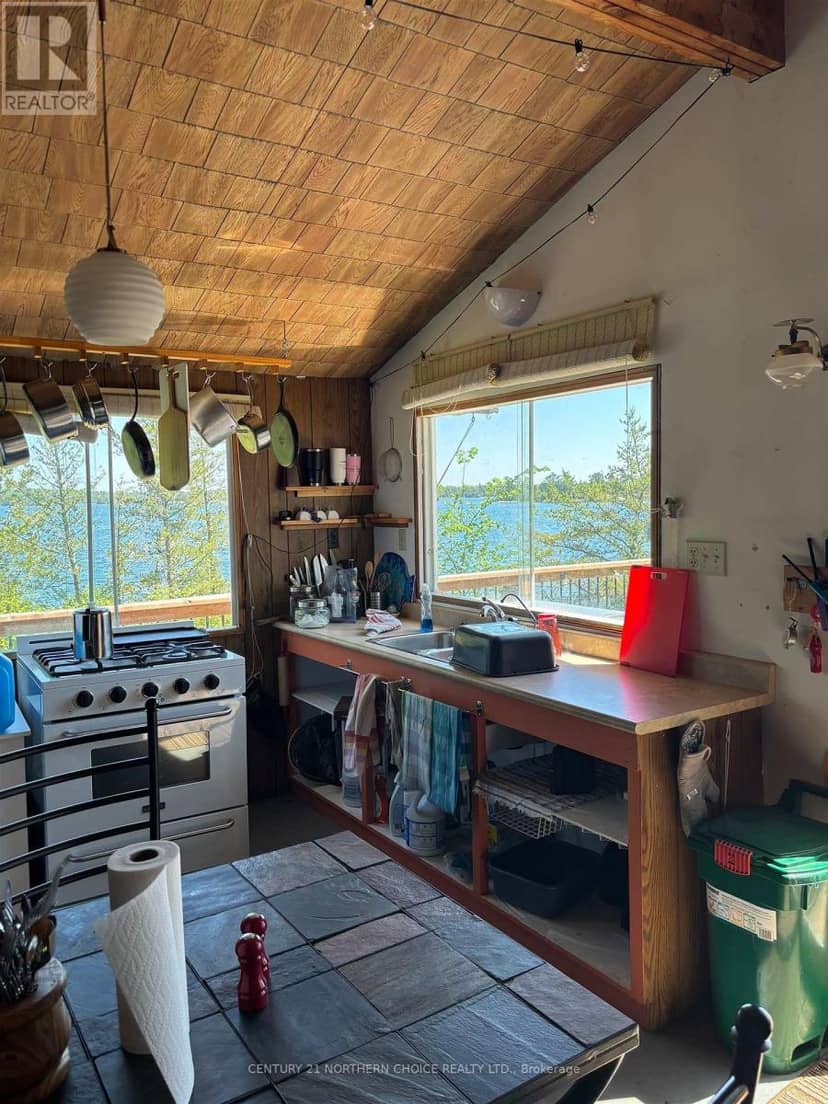 JO176 Shoal Lake — photo 25 of 40