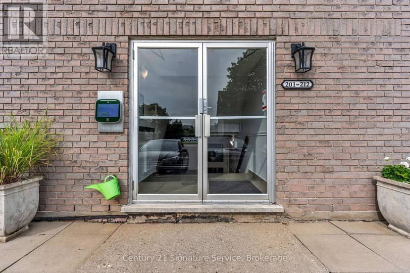 202 - 50 Campbell Court — photo 3 of 20