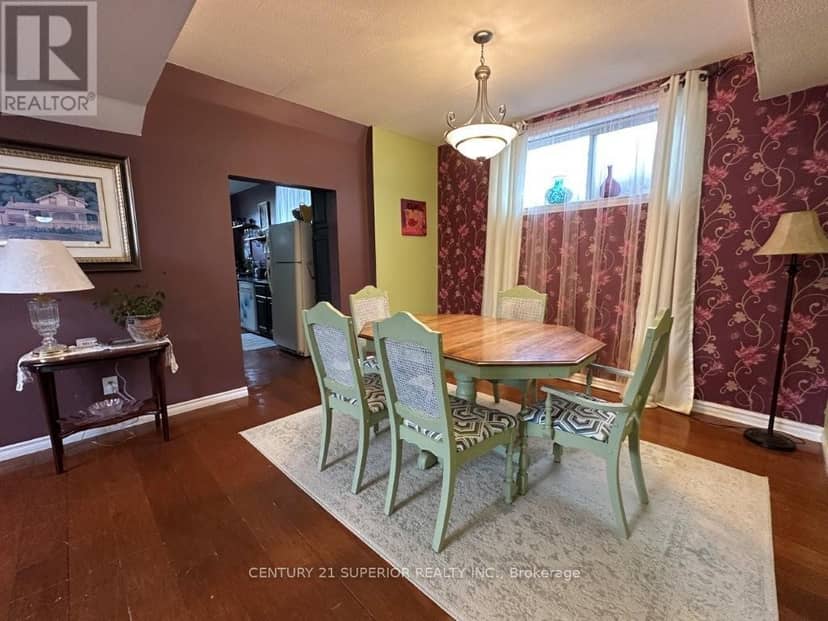 19 White Boulevard — photo 32 of 40