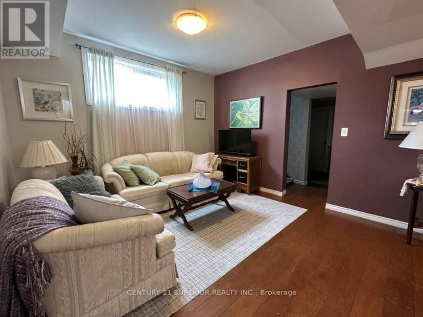 19 White Boulevard — photo 34 of 40