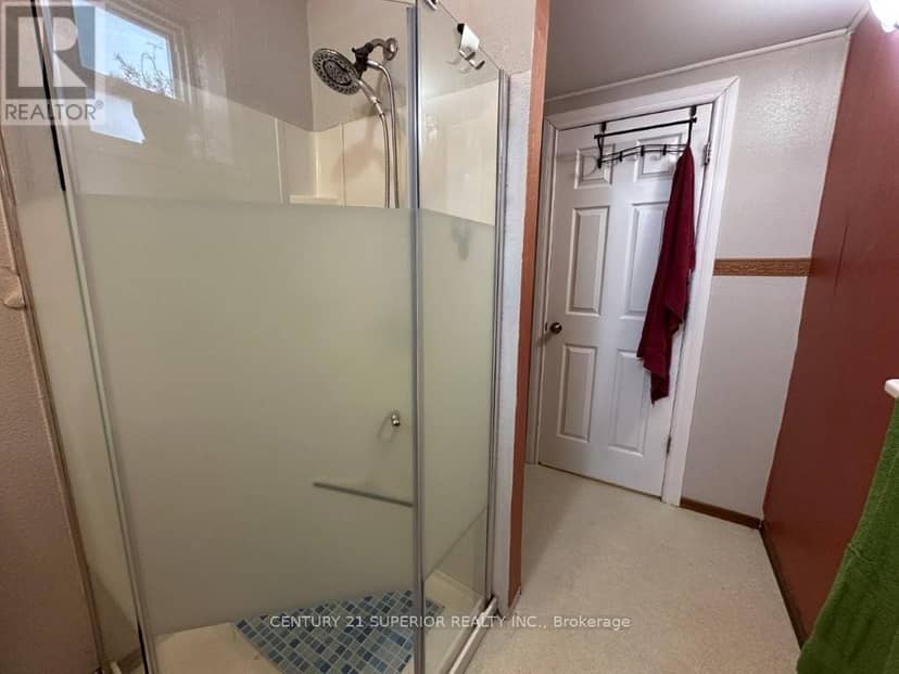 19 White Boulevard — photo 38 of 40
