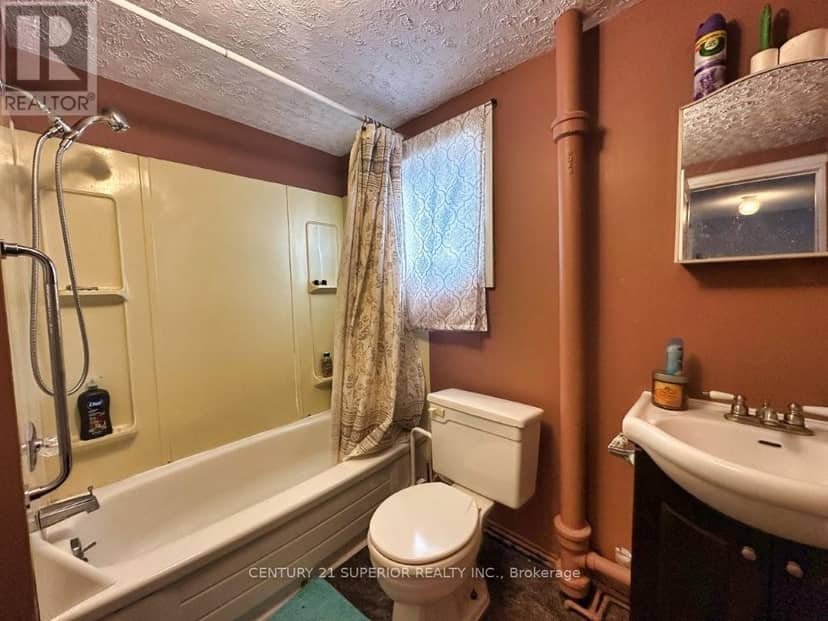 209 Walker Street — photo 31 of 40