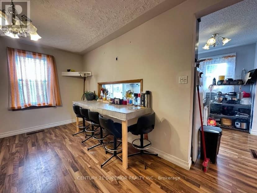 209 Walker Street — photo 11 of 40