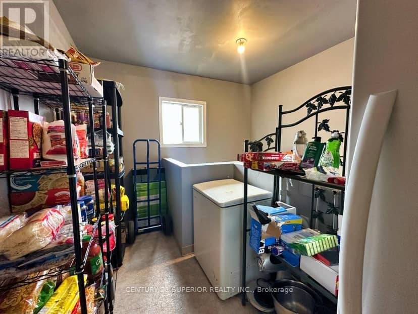 209 Walker Street — photo 22 of 40