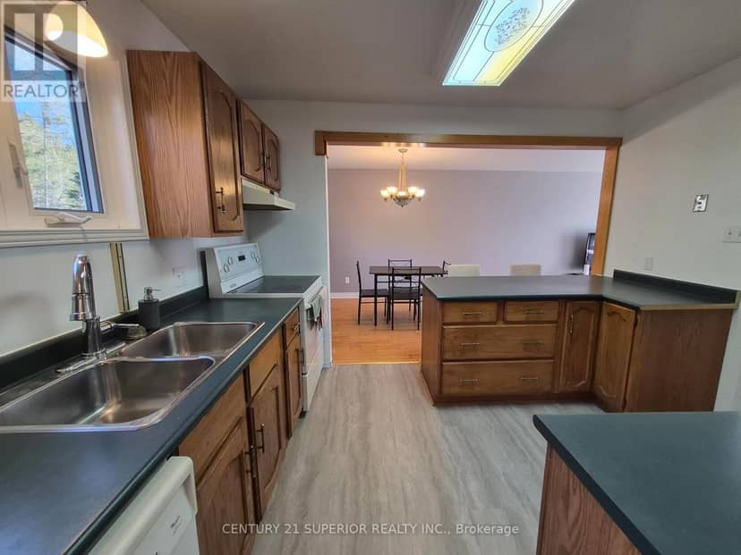 59 Hemlo Drive — photo 14 of 40