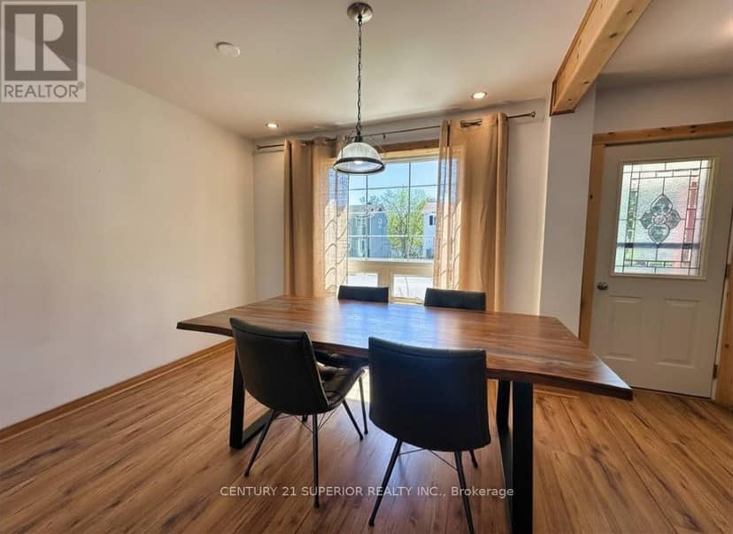 25 Timmins Street — photo 11 of 40