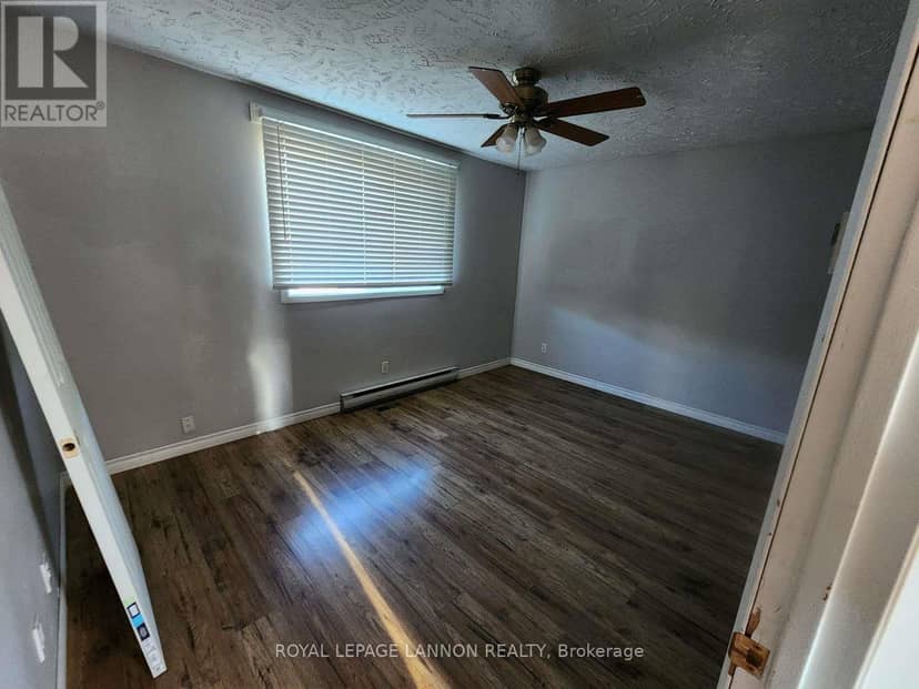 38 Eastgrove Crescent — photo 20 of 23