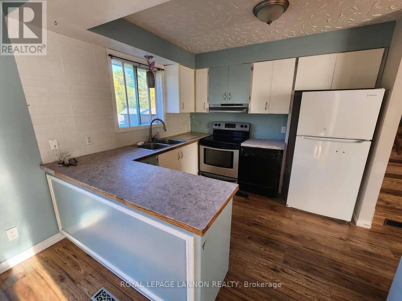 38 Eastgrove Crescent — photo 6 of 23