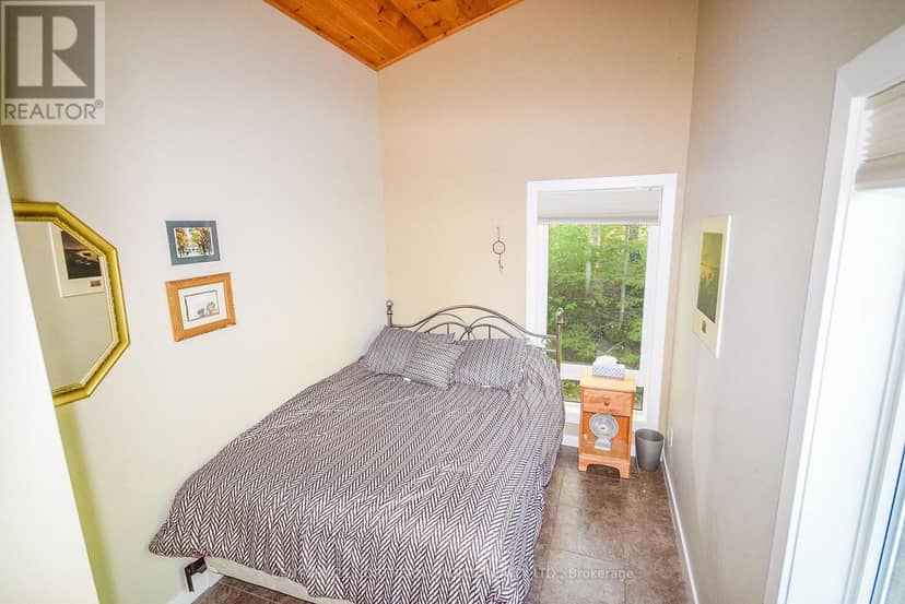 25 Royal Lake — photo 26 of 38