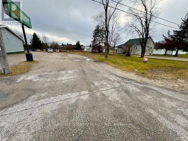 452 Government Street, Dryden, photo 2