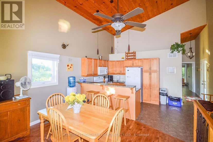 25 Royal Lake — photo 13 of 38