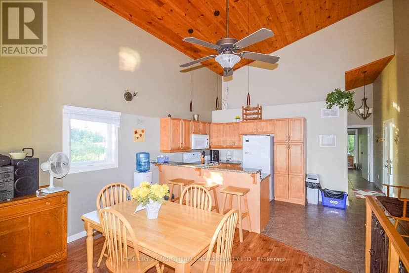 25 Royal Lake — photo 14 of 38