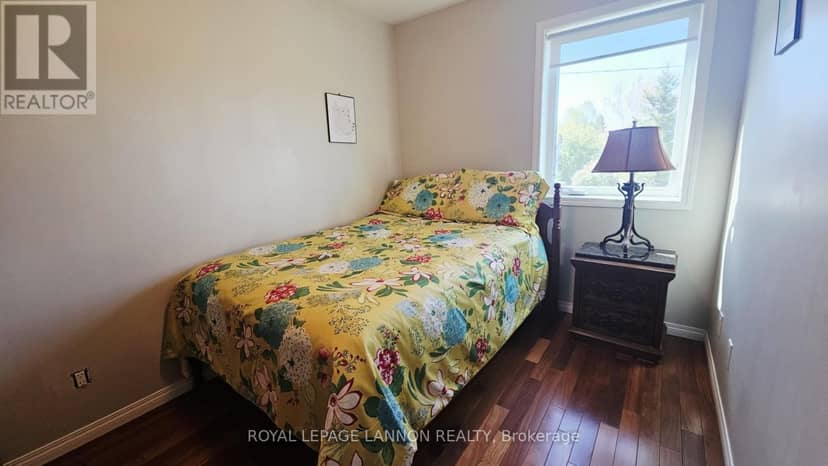 706 East Green Bay Road — photo 9 of 20