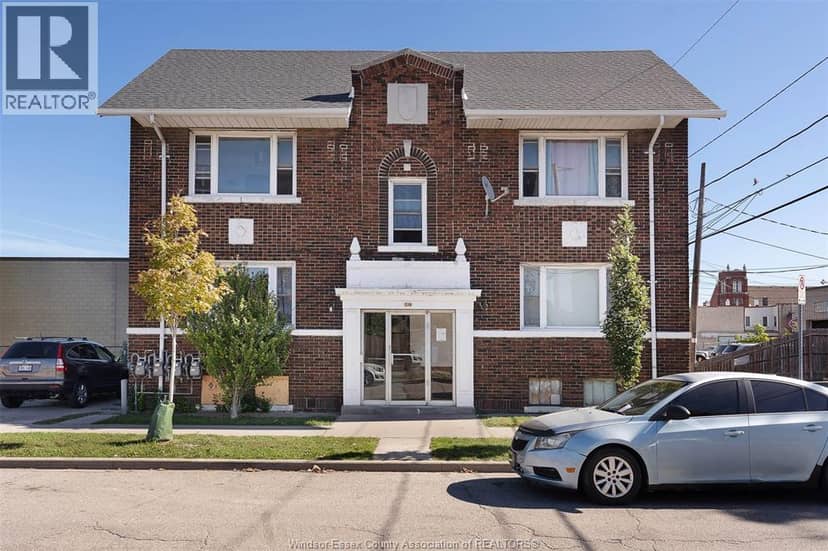 538 Louis AVENUE — photo 1 of 26