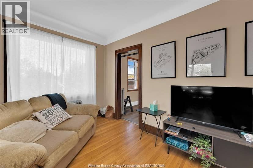 538 Louis AVENUE — photo 10 of 26