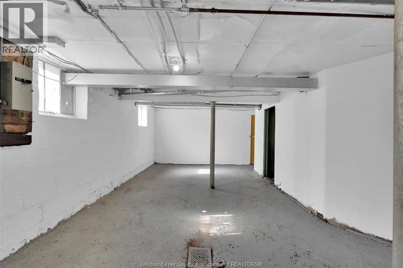 538 Louis AVENUE — photo 16 of 26