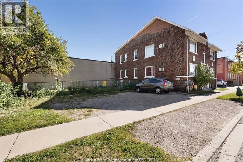 538 Louis AVENUE — photo 3 of 26