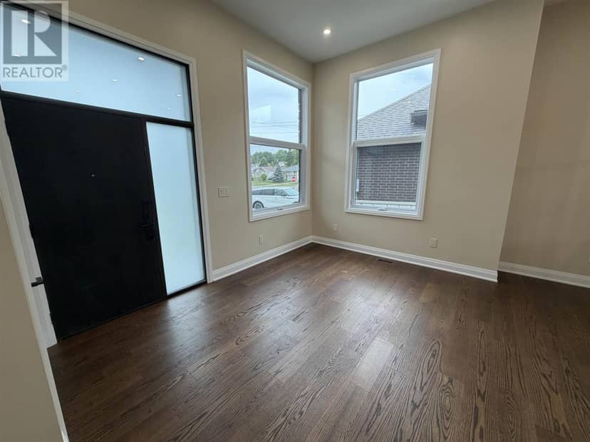 68 McLaren CRES, Elliot Lake, photo 3