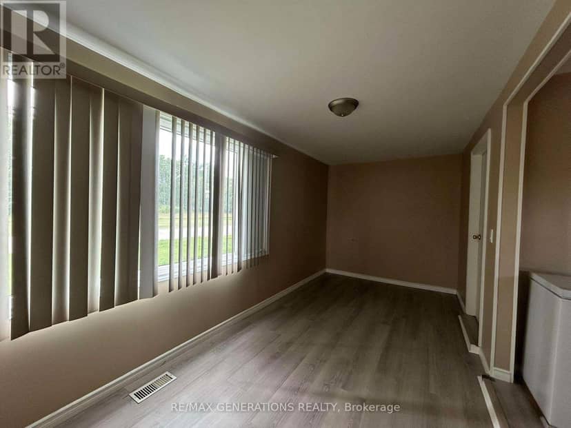 208 Mackenzie Avenue — photo 20 of 40
