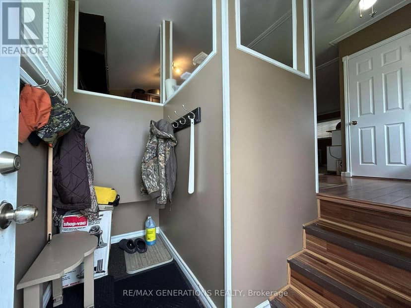 208 Mackenzie Avenue — photo 40 of 40