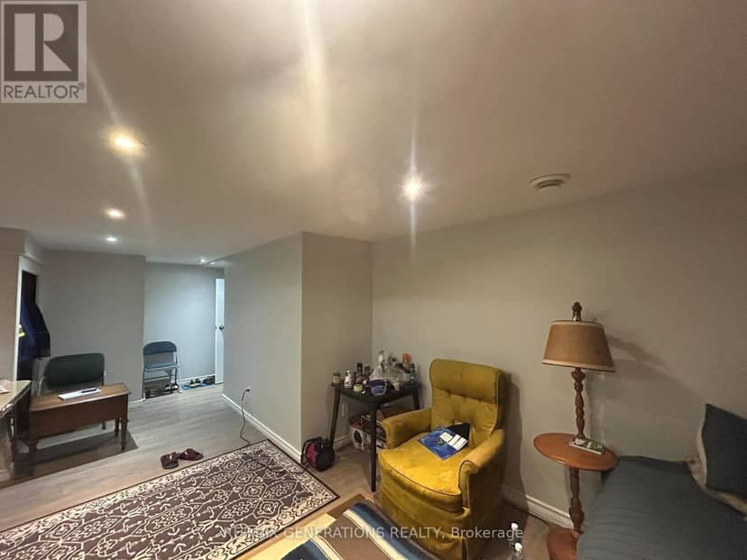 208 Mackenzie Avenue — photo 32 of 40